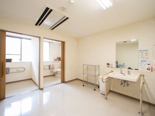 バリアフリー対応の洗面所