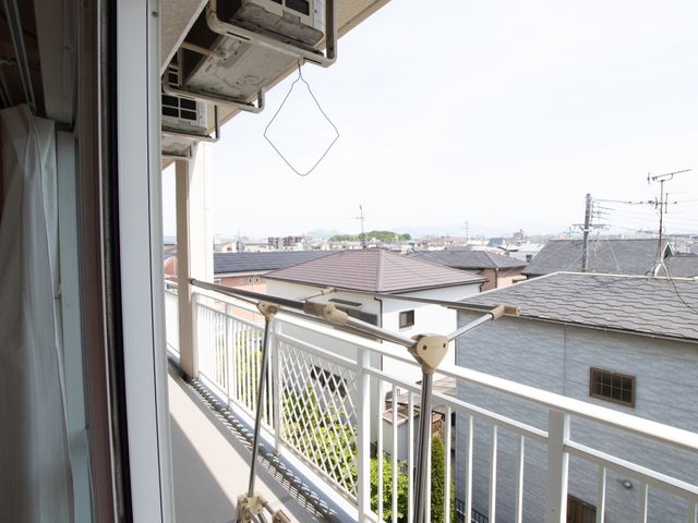 開放的なバルコニー風景