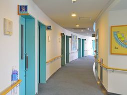 カラフルな廊下