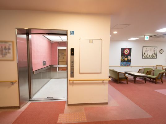 エレベーター横の共有スペース