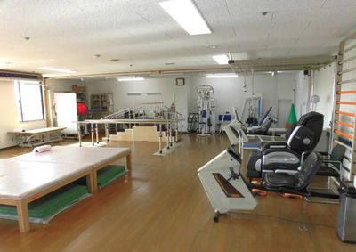落ち着いた雰囲気の機能訓練室