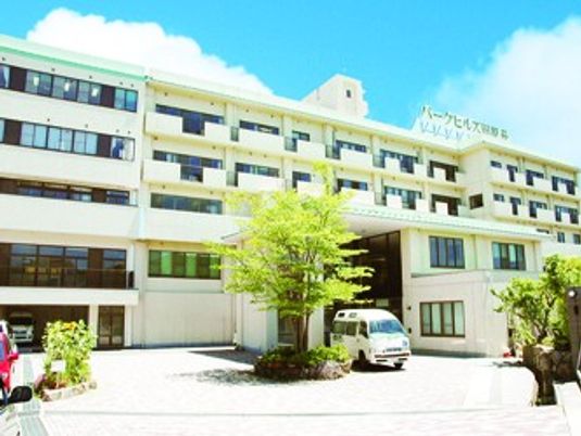 明るい建物外観  