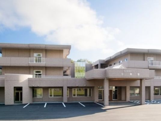 建物正面の外観  