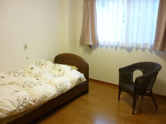 窓辺の居室  