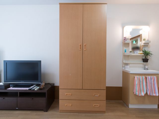 居室の家具とテレビ