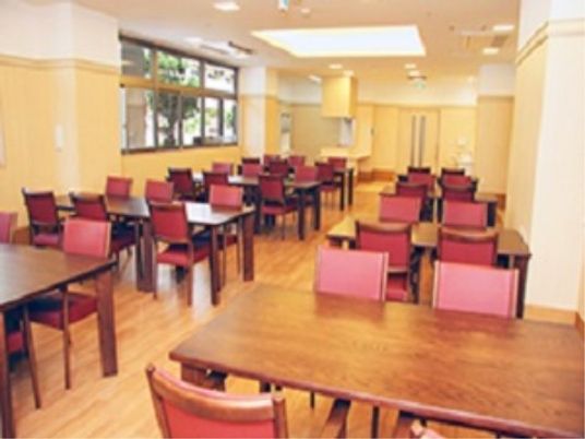 広々とした食堂の一角