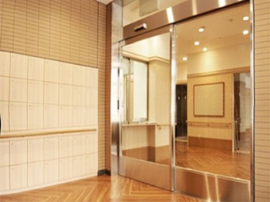 広々とした快適なエントランス