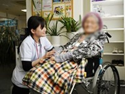 穏やかな交流のラウンジ  