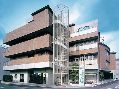 モダンな建物の外観
