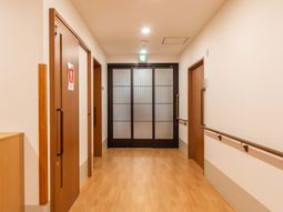 手すりのある廊下