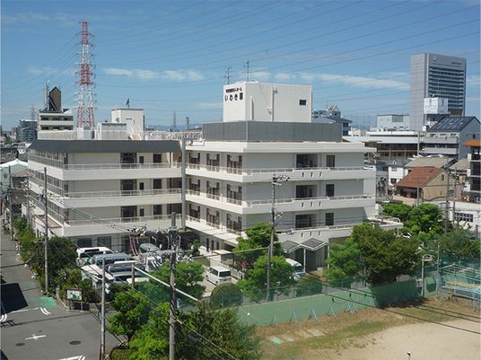 都市型の建物外観  