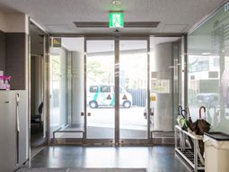 開放的な出入口