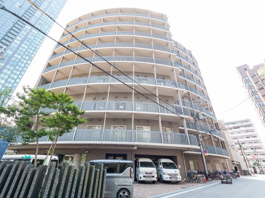 高層建築の建物外観