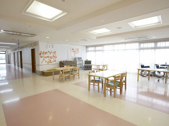 広々としたリビング リビング 広々とした明るい空間です。自然光がたっぷり入り、快適に過ごせます。