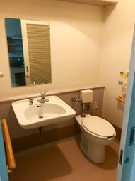 清潔な洗面所とトイレ