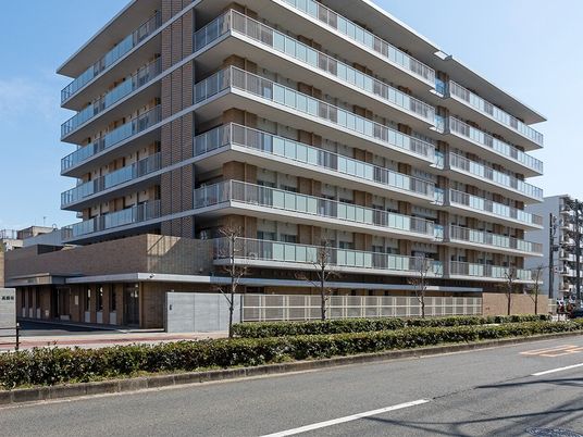 外観の建物前面  