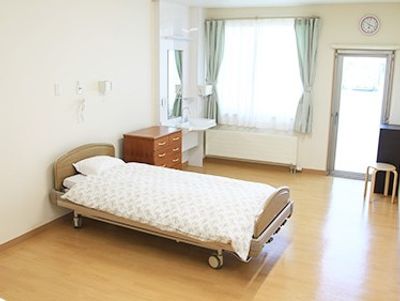 ベッドのある居室