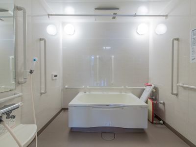バリアフリー構造の浴室