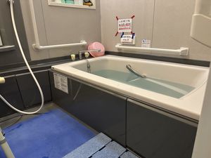 手すり付き浴室