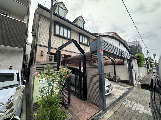 住宅街の施設外観  