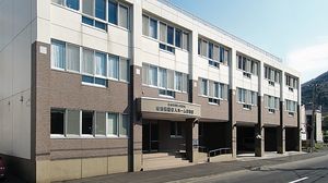 四階建ての建物外観