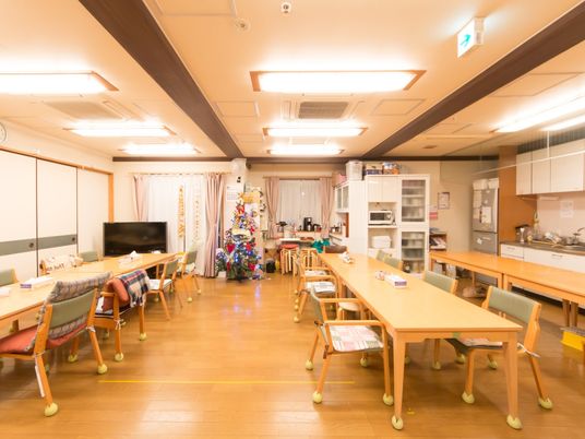 広々とした共有ダイニング