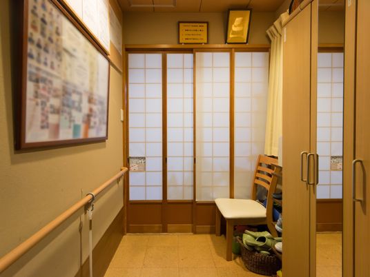 和風の廊下と掲示物