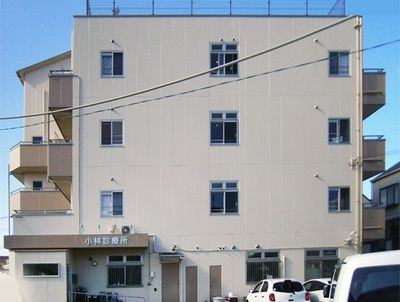 シンプルな外観建物