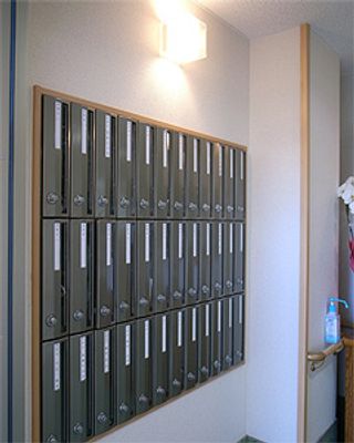 郵便受けの廊下