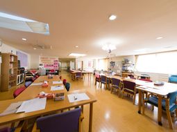 明るい共用スペース