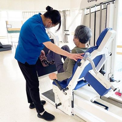 利用者と介護士の機能訓練