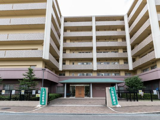 多階層建物のエントランス