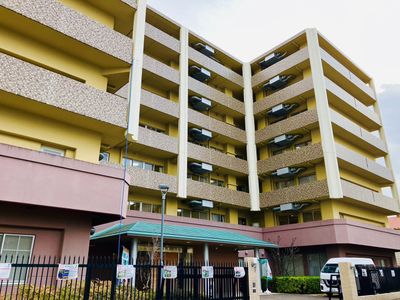多階層建物の外観