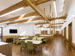 木目調のダイニングスペース