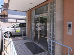 入口と車両エリア