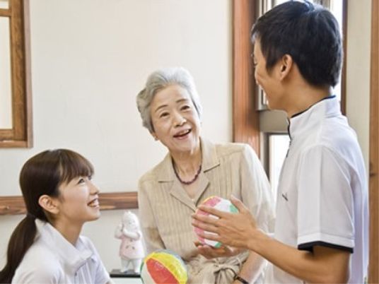 笑顔の交流スナップ