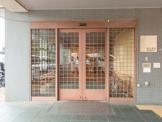 自動ドアのエントランス