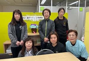 活動中のスタッフたち