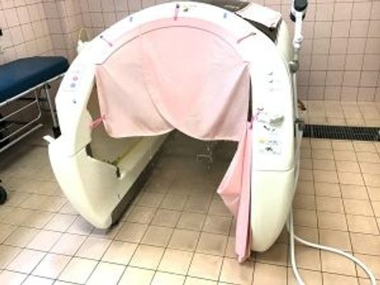 入浴機器のある浴室  