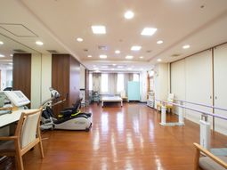 機能訓練室の広々とした空間