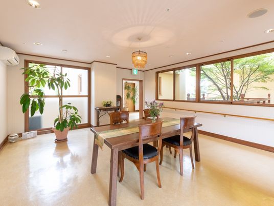 和風の明るい共有スペース