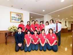 スタッフの集合写真