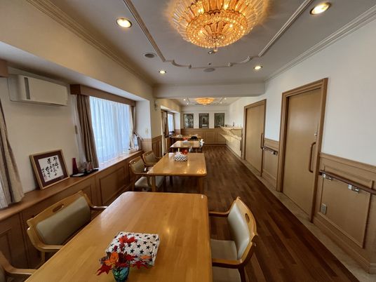 ゆったりとしたダイニングルーム