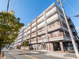四階建ての外観