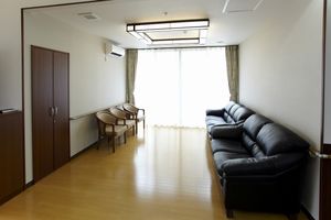 自然光が入るリビング