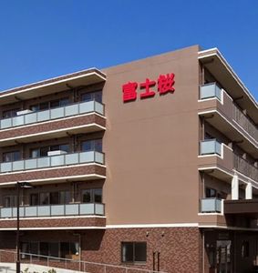 3階建ての建物外観