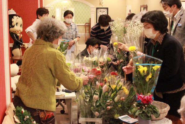 花を楽しむイベントの様子