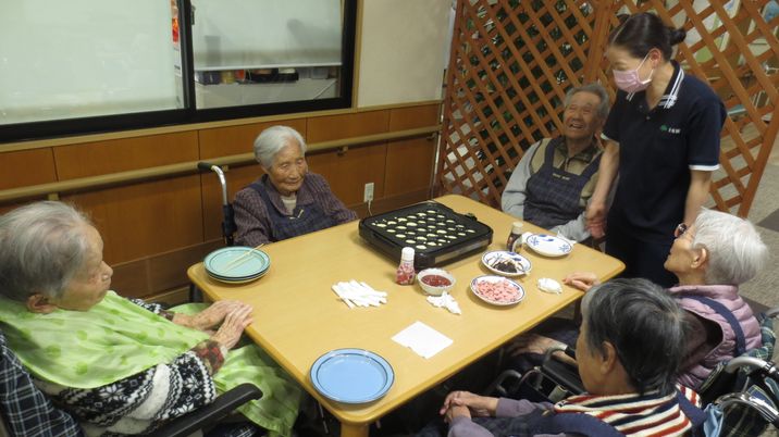和やかな手料理風景
