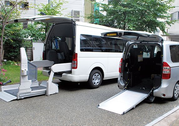 車両とリフトの様子