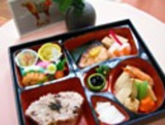 色鮮やかな料理の写真